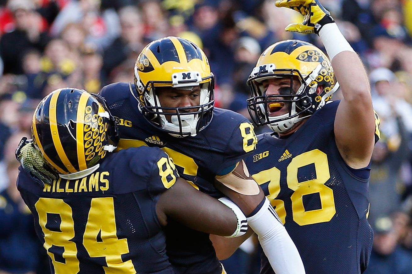 Michigan football's Michael Onwenu getting noticed nationally